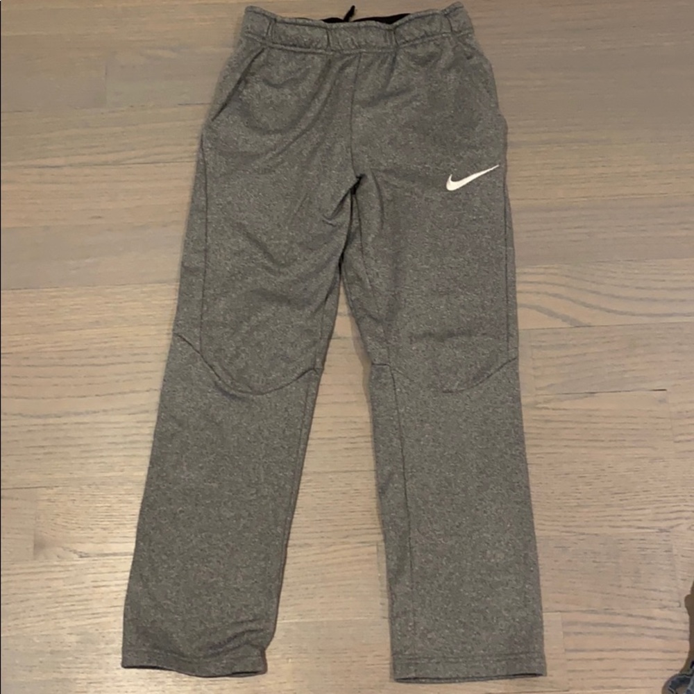 nike boys thermal sweatpants like new, pockets